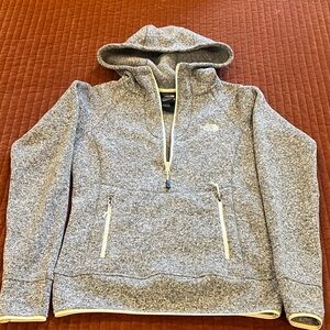 Northface Fleece Gray w/ white trim Hooded Pullover with Pockets 1/2 zip Size XS